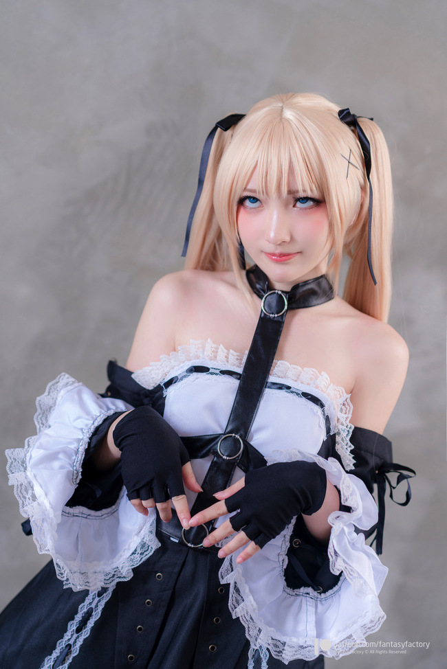 Fantasy-Factory-Marie-Rose-013.jpg